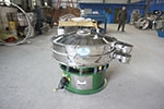 1000型三次元振動篩,產量可達1100kg/h。